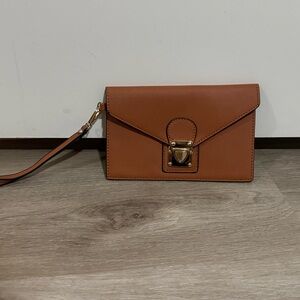 Elegant Tan Leather Clutch